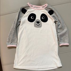 EUC Carter’s panda nightgown in size 2-3T